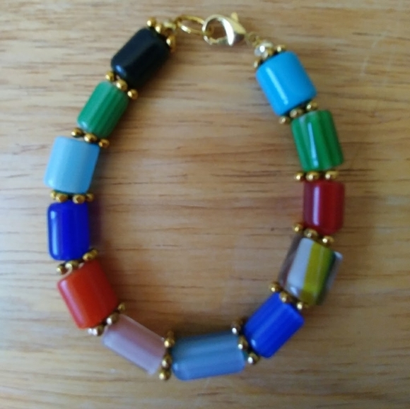 Handmade Glass Bead Bracelet - Picture 4 of 4